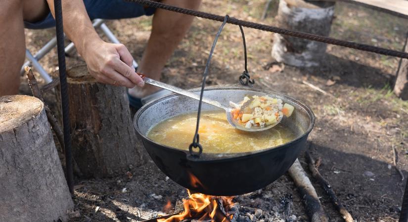 Így rakj tüzet a bogrács alá: ezekre figyelj oda, hogy ne égjen oda az étel