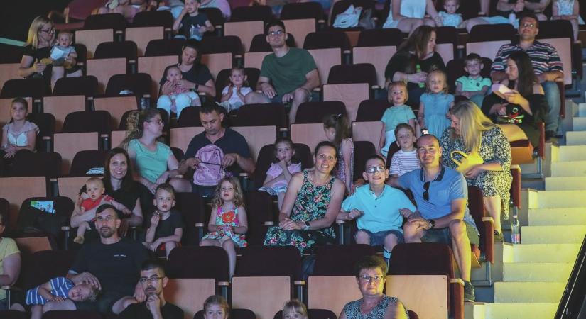 Szombaton debütált Szombathelyen a Kicsi Gesztenye Klub új előadása