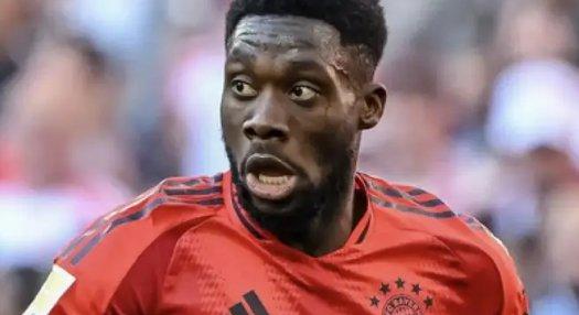 Alphonso Davies mégis marad Münchenben?