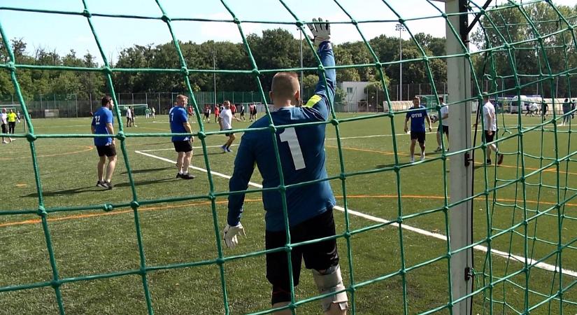 Harmadik alkalommal szervezett jótékonysági labdarúgó kupát a Hunép Debrecenben