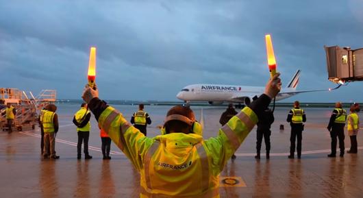 Bedurrantotta az Air France, a vicceket és a gyorsabb munkát is segíteni fogja az MI