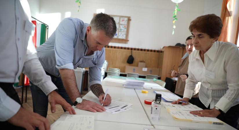 Hány szavazólapot kaphatunk Veszprém vármegyében? – Csak egy aláírást kérnek, de a zöld borítékot le kell zárni