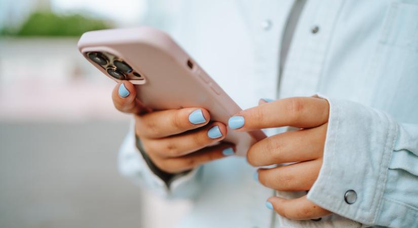 Fiatal lányok mobilhasználati szokásait vizsgálta egy új, finnországi kutatás