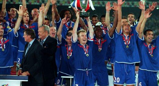 EB-visszatekintő: a vb-győztes franciák Eb-diadallal koronázták meg dominanciájukat 2000-ben!