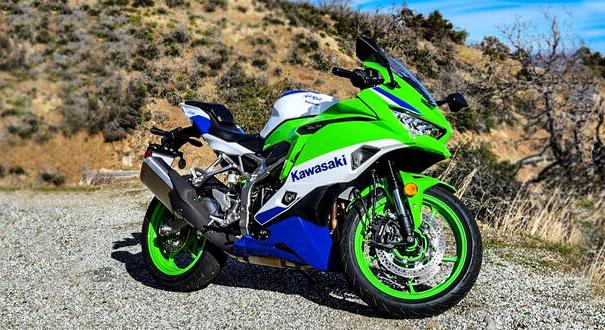 Nindzsatámadás – a Kawasaki jubileumi sportmotorjai