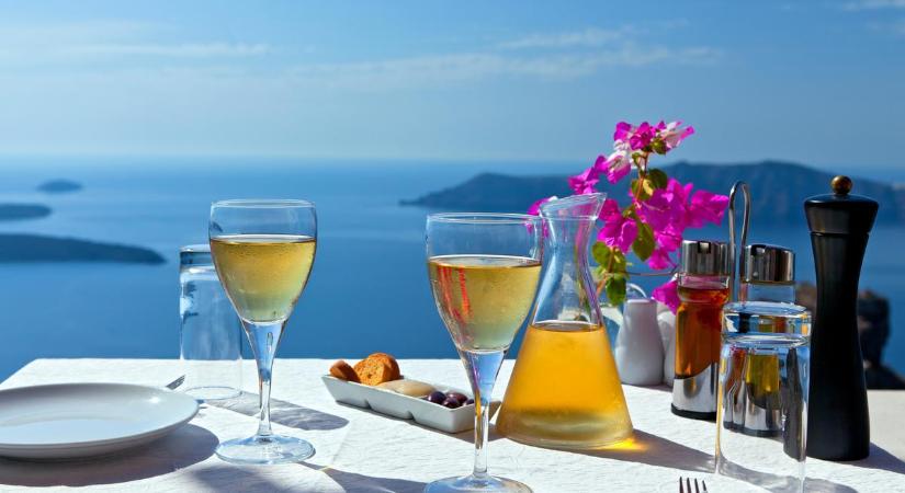 A bor szerelmeseinek paradicsoma: Santorini