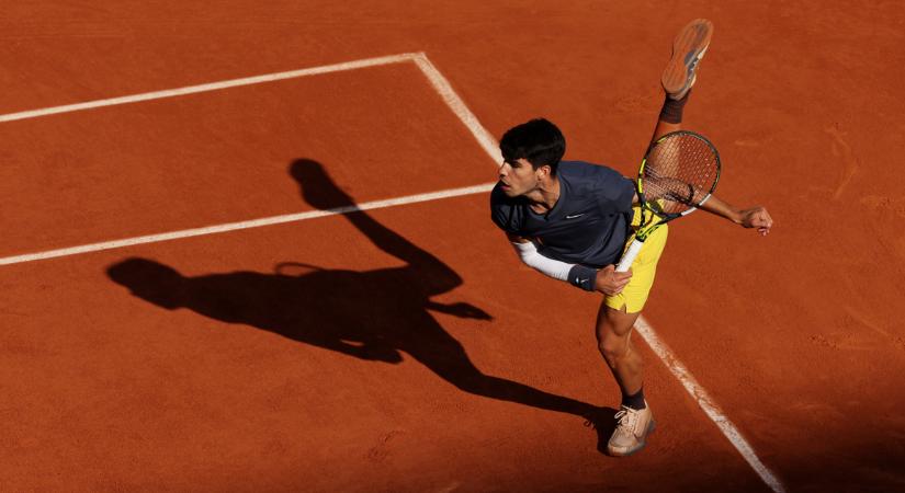 Történelem Párizsban: őrült fordulatok után Carlos Alcaraz nyerte a Roland Garrost