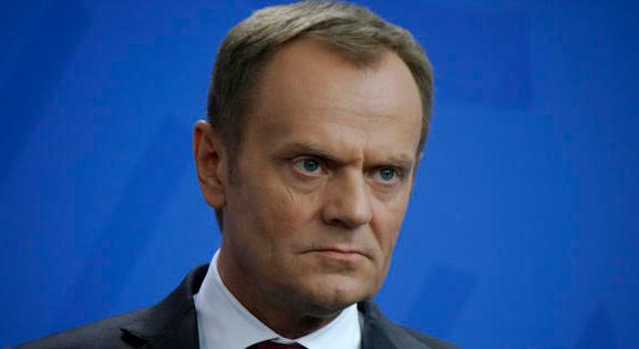 Lengyelországban nyert a kormánypárt, de nem lehet teljesen őszinte Donald Tusk mosolya