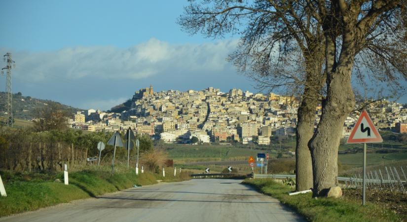 Fillérekért juthatsz lakáshoz ebben az olasz kisvárosban