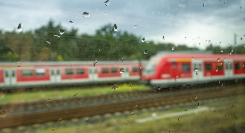 Nem bírnak el a viharral a magyar vasútvonalak: készülj fel a késésre, ha erre utazol!