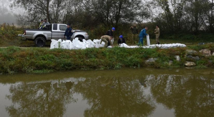 A Magyar Honvédség ötven katonával segíti az árvízi védekezést Körmenden