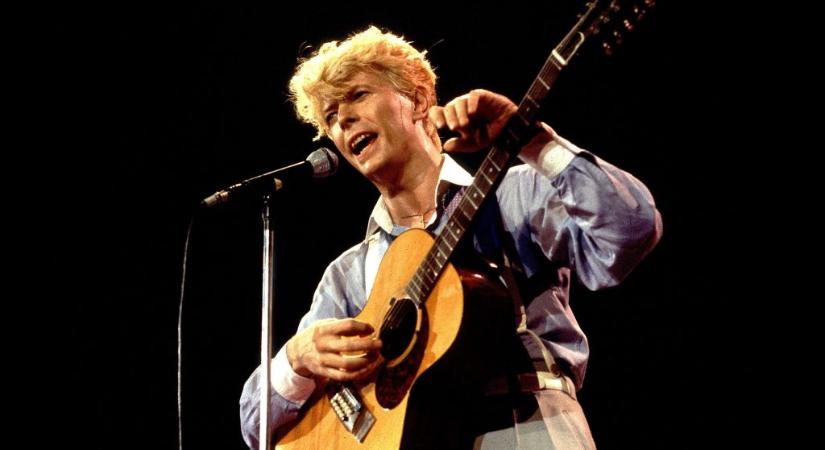 Pofonegyszerűen álcázta magát az utcán David Bowie, mindenki görögnek hitte