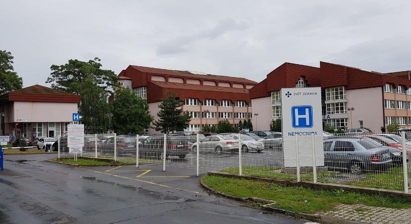 Három nő támadt a rimaszombati kórház főorvosára