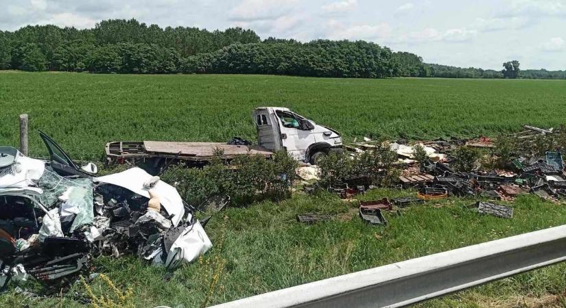 Isteni csoda Pusztavacsnál: karcolásokkal megúszta a horrorbalesetet a 10 hónapos baba