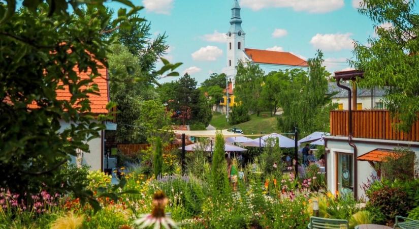 Kiderült, hogyan üdülnek idén a Balatonnál a magyarok