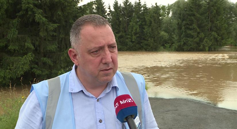 A Magyar Honvédség ötven katonával segíti az árvízi védekezést Körmenden  videó