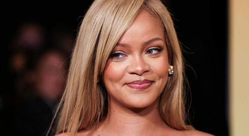 Rihanna felismerhetetlen lett, dühöngenek a rajongói