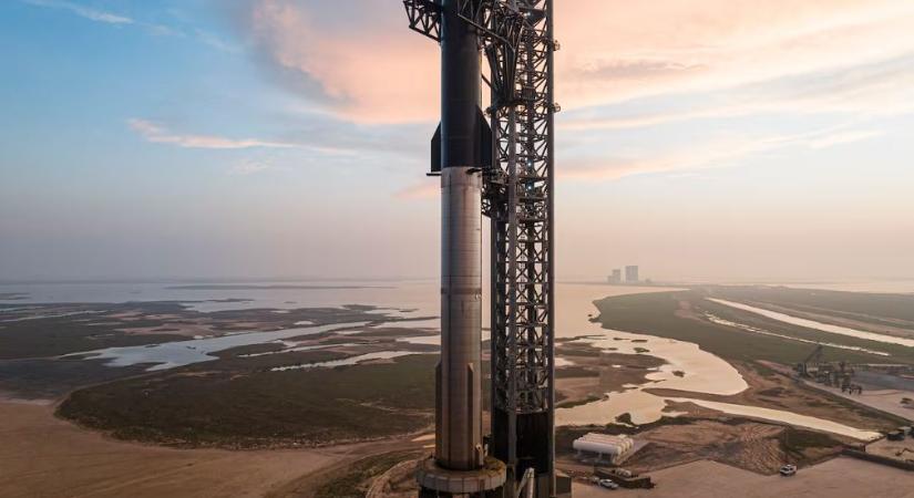 Elon Musk naponta legyártana egyet a világ legerősebb rakétájából