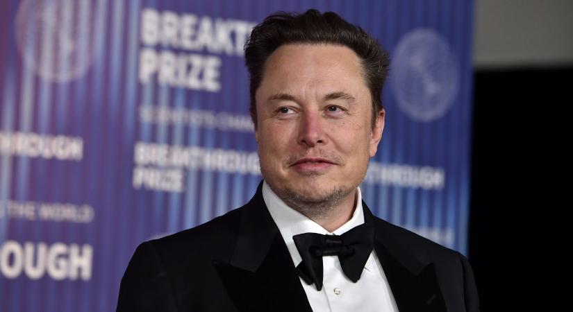 Elon Musk azzal fenyegetőzik, hogy kitiltja az Apple-eszközöket a cégeinél