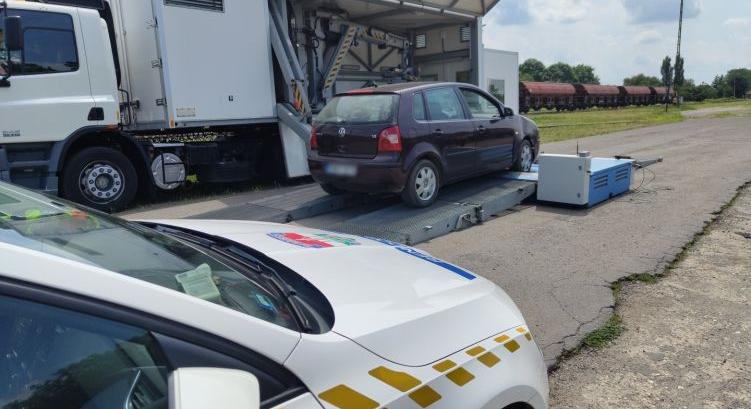 Több közlekedésre alkalmatlan autót is találtak a böszörményi rendőrök