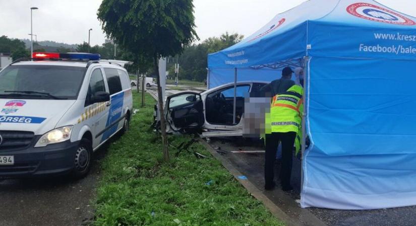 Megöltek egy férfit egy miskolci áruház parkolójában