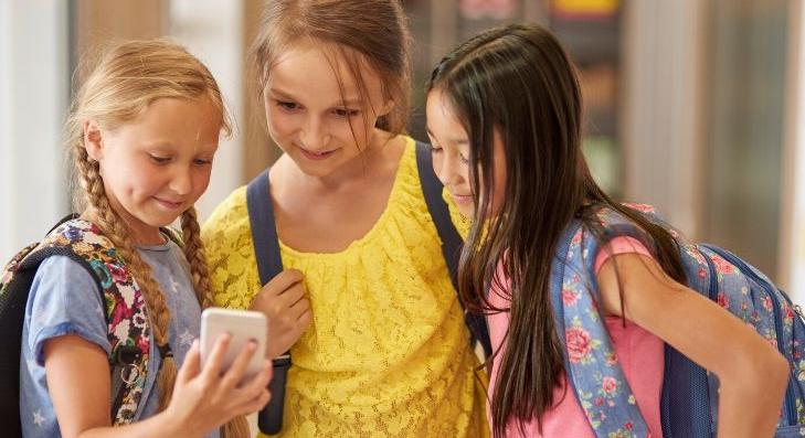 Betilthatják a mobiltelefon-használatot az iskolákban