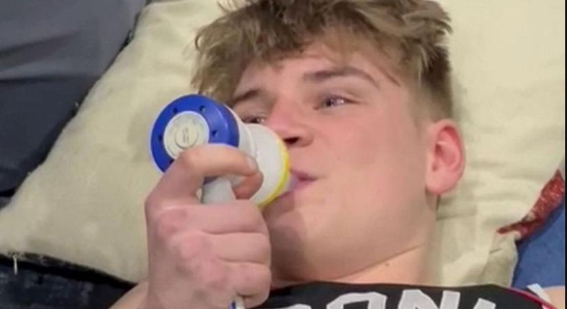 Ritka rák támadta meg a 16 éves bokszolót: az egyik lába amputálásával tudták megmenteni az életét
