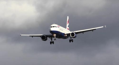 Kanada partjaitól fordítottak vissza Londonba egy meghibásodott Boeing 787 Dreamlinert, 7400 km-t repültek az utasok a semmiért