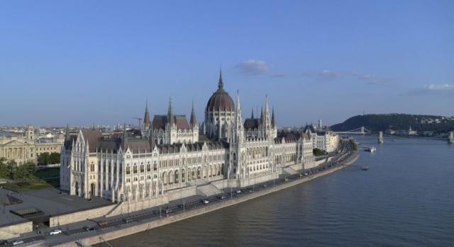 Pincétől padlásig nézheti meg ország-világ a Parlamentet