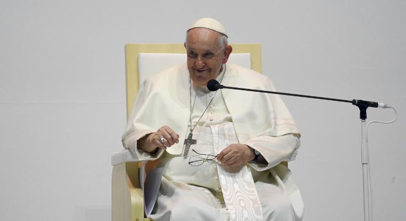 Ferenc pápa megint vatikáni „buzulást” emlegetett