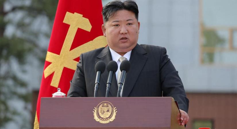 Kim Dzsongun megüzente Vlagyimir Putyinnak, hogy Észak-Korea legyőzhetetlen harcostársa Oroszországnak