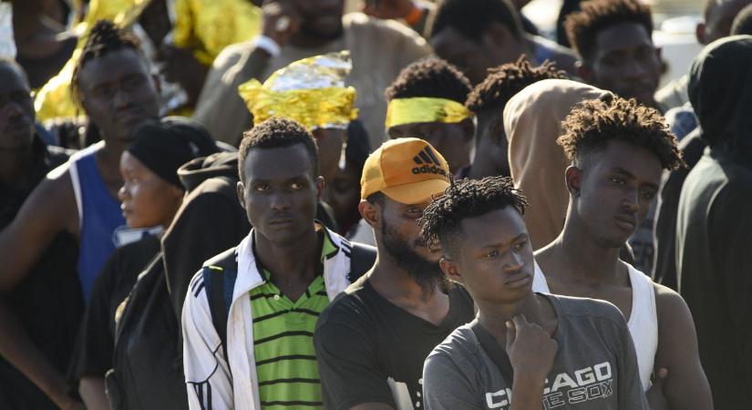 Az Európai Bizottság szerint a migrációs paktum szolidaritásra neveli a tagállamokat