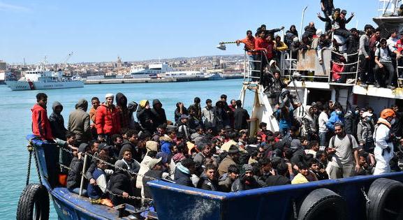 Évente minimum 30 ezer menedékkérőt terít szét az EU, de lehet felmentést kapni