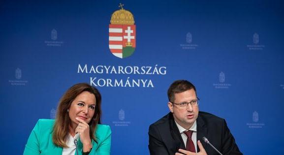 Íg értékeli a magyar kormány a választást – kövesse velünk a Kormányinfót percről percre!