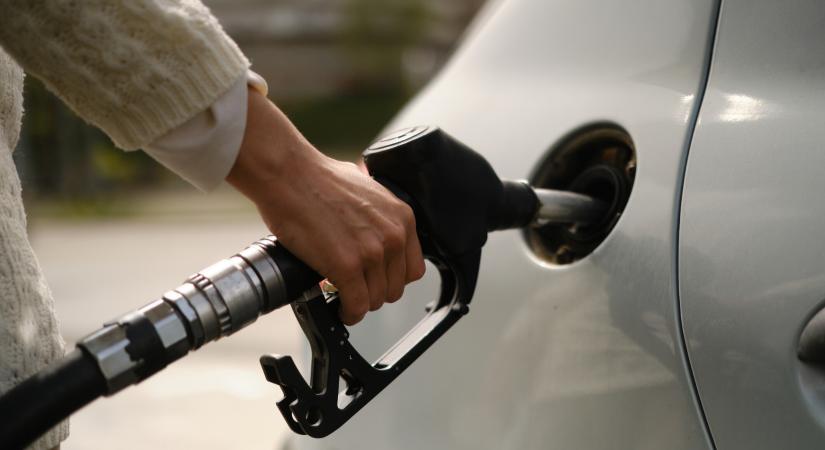 Így változik az üzemanyagok ára pénteken