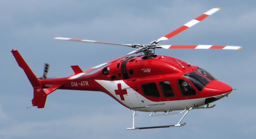 Mentőhelikoptert riasztottak Jányokra, hatan fuldokoltak a Kis-Dunában