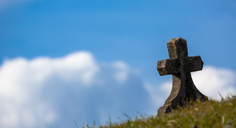 Kétszáz euróra emelkedhet a temetési hozzájárulás