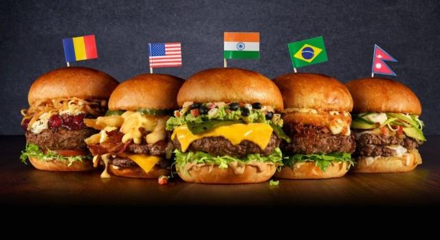 A világ minden tájáról kóstolhatunk burgereket a budapesti Hard Rock Caféban