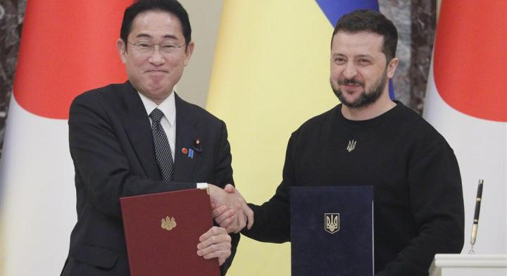 Ukrajna és Japán biztonsági megállapodást írt alá