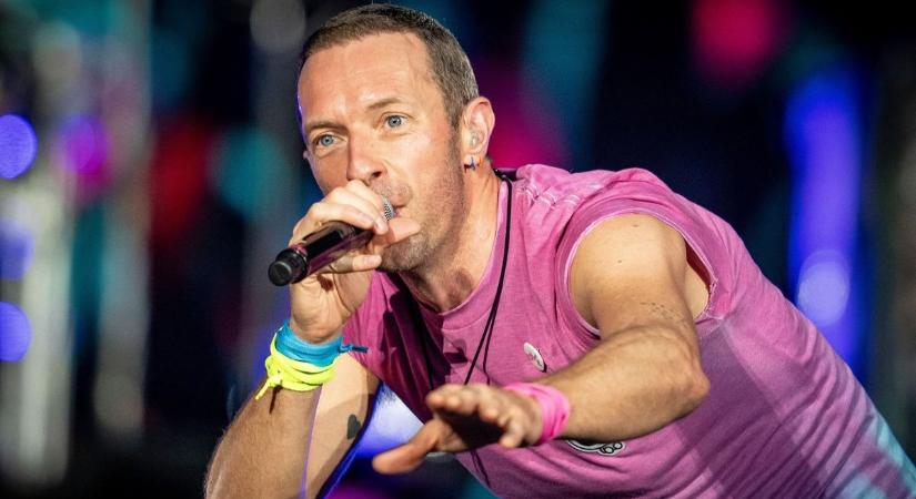Botrány a Coldplay-koncerten: kifütyülték az énekest Bukarestben  videó