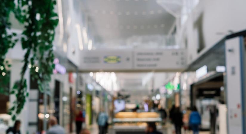 Brutálisan megkéseltek egy 12 éves gyereket egy bevásárlóközpontban Finnországban
