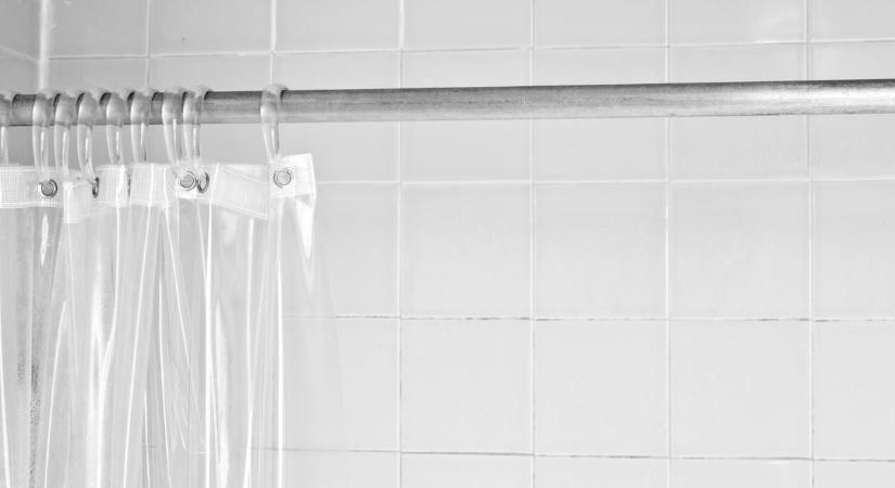 Szakértők kimondták: Ilyen gyakran kell lecserélni a zuhanyfüggönyöket