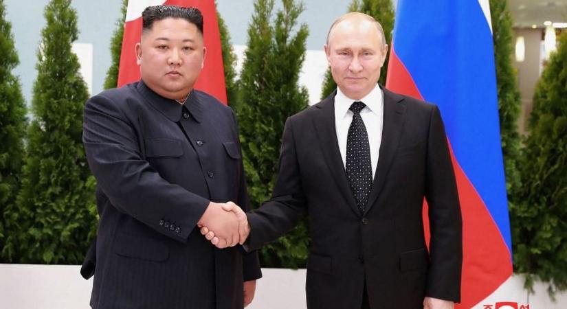 Szöul: Észak-Korea csaknem ötmillió tüzérségi lövedéket szállíthatott már Oroszországnak