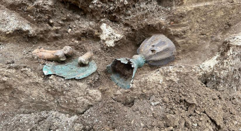 Földbe rejtett kincset találtak a Tisza-tó mellett