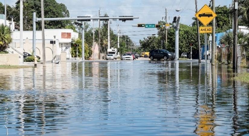 Florida több megyéjében hirdettek vészhelyzetet áradások miatt