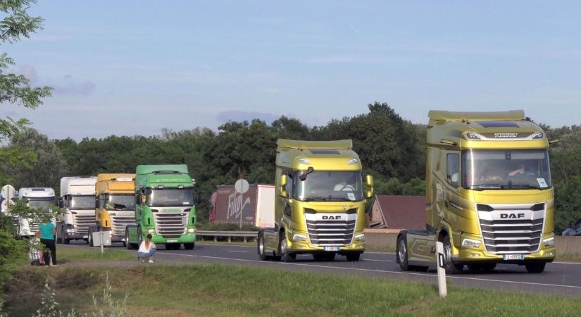 Több száz kamion dübörgött Békéscsabán – galériával, videóval