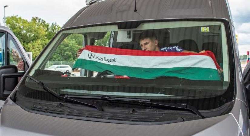 A magyar szurkolók is kemény selejtezőkön vannak túl, nem mindenkinek könnyű jegyhez, szálláshoz jutni