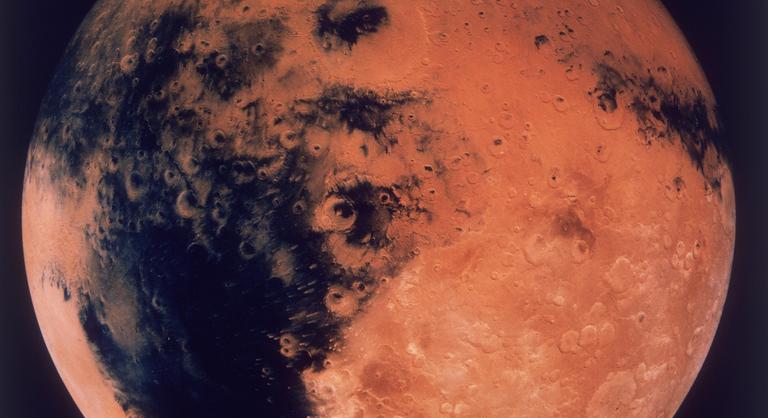 Napvihar érte el a Marsot, különös légi felvételek készültek