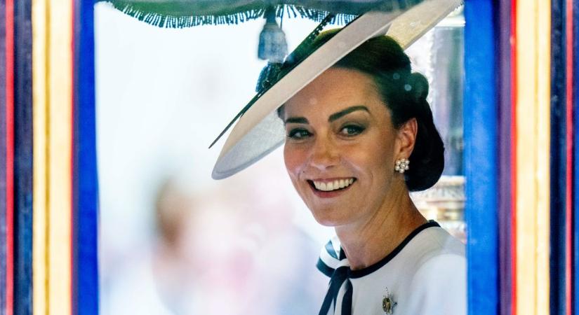 Széles mosollyal az arcán, integetve tért vissza Katalin hercegné a nyilvánosság elé – galéria