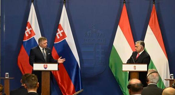 Megrongálták Szarajevóban a magyar és a szlovák nagykövetséget